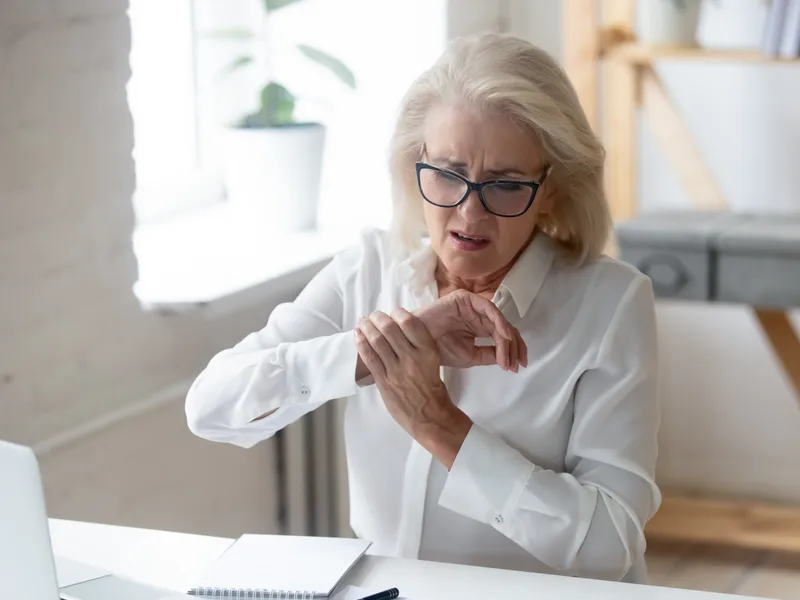 Bluebonnet Chiropractic treating bursitis in Denver