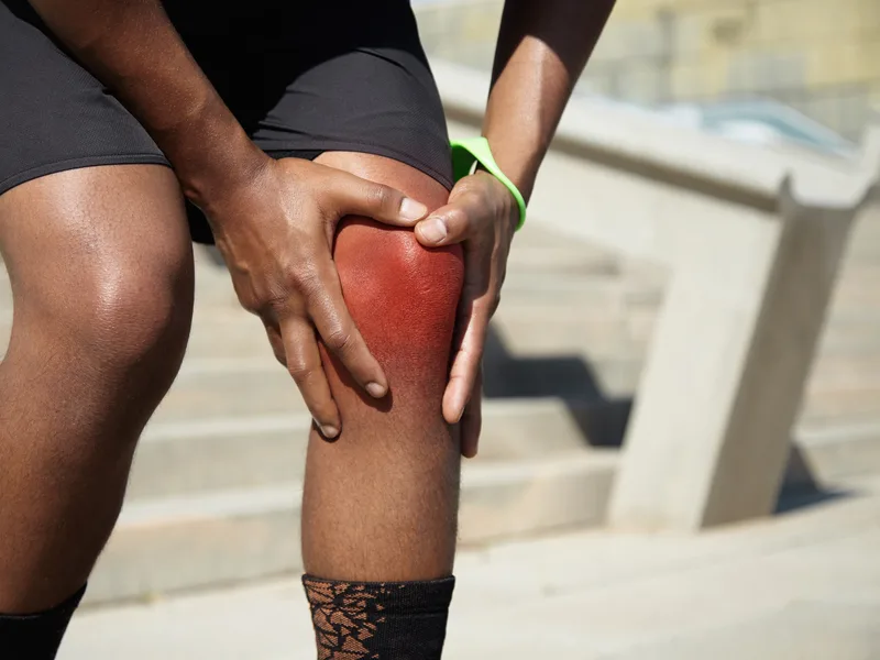 Bluebonnet Chiropractic treating knee pain in Denver