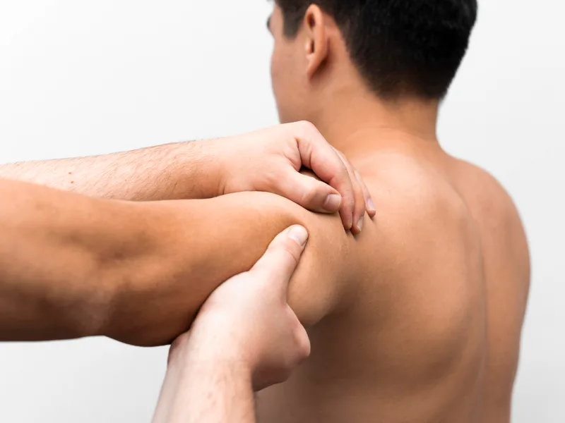 How Bluebonnet Chiropractic treats rotator cuff injury in Denver